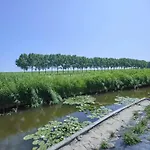 Poldergeluk Nyaraló *