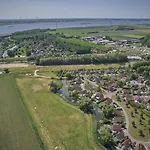 Poldergeluk Nyaraló *